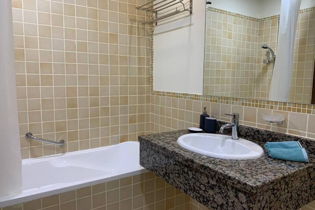Beautiful Apartment With Amazing Sea Views Dubai Bagian luar foto